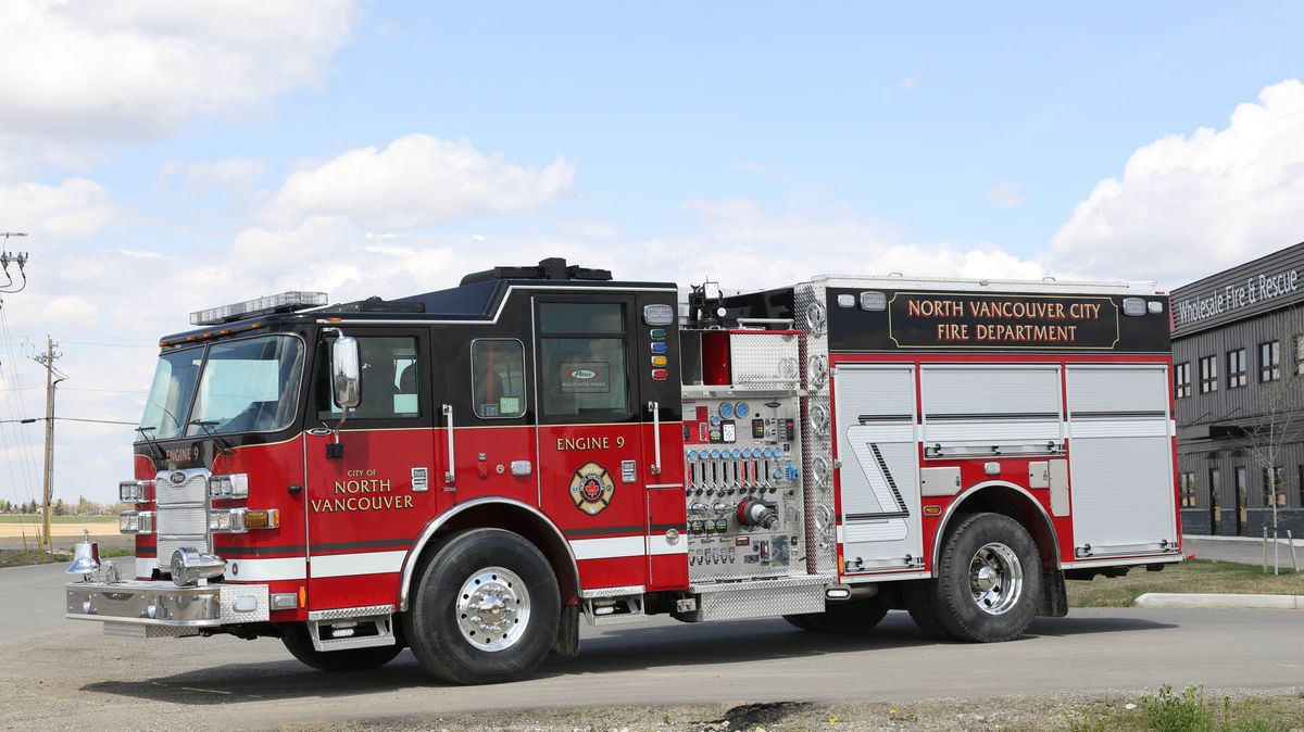 Pierce Delivers Trio of Arrow XT Pumpers to Fire Departments in